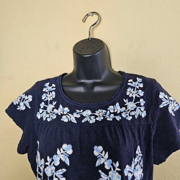 Dip Embroidered Blouse    - Picture 3 of 6